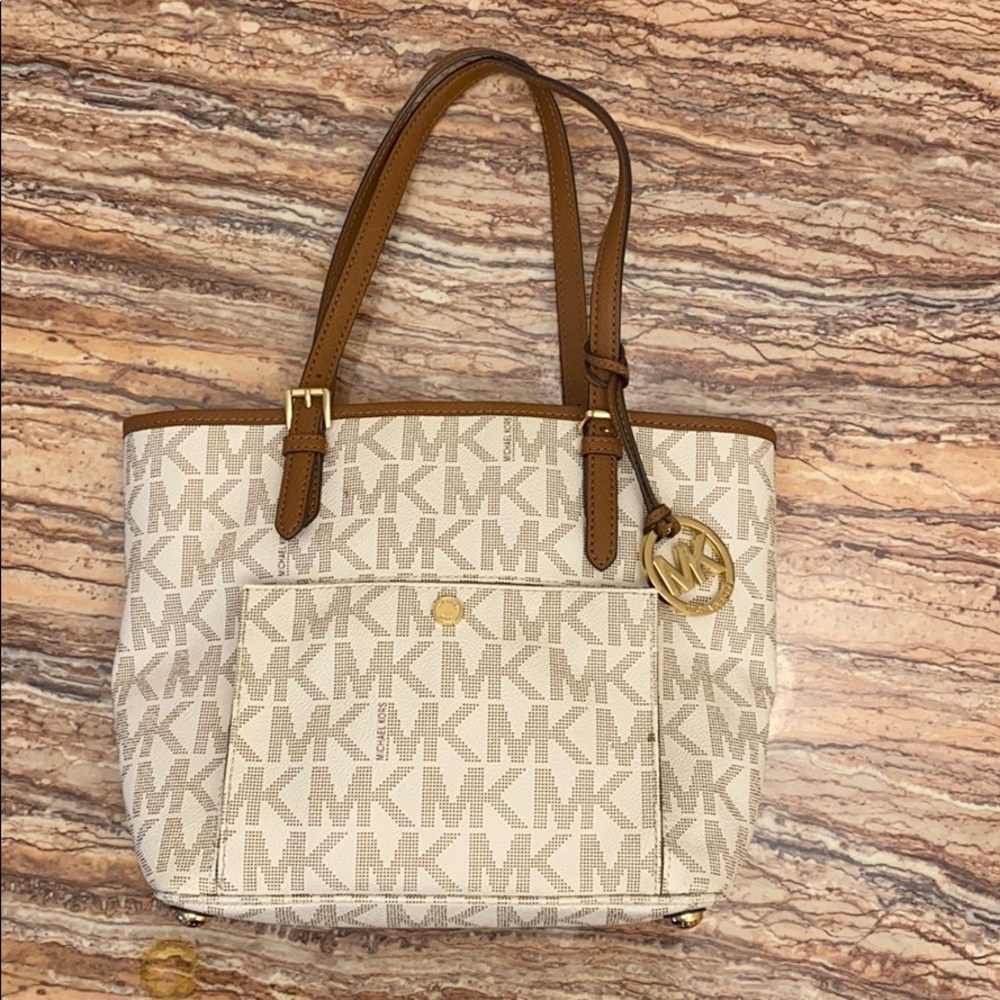 Michael Kors bag. Worn before. In good condition